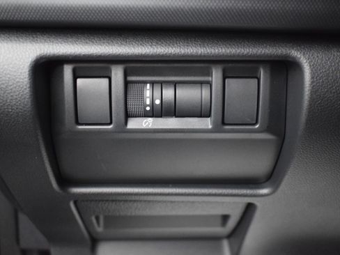 Used 2025 Subaru Forester Premium AWD/4WD image 16
