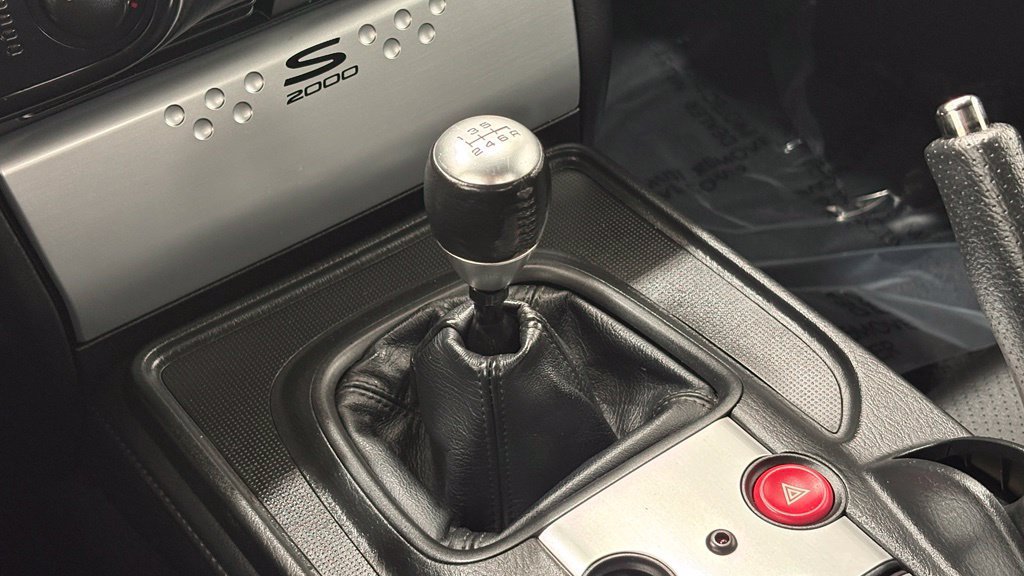 Used 2005 Honda S2000 image 31