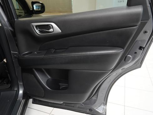 Used 2016 Nissan Pathfinder Platinum AWD/4WD image 34