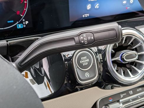 Certified 2025 Mercedes-Benz GLA 250 image 27