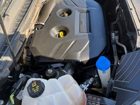 Used 2016 Ford Edge SE image 14