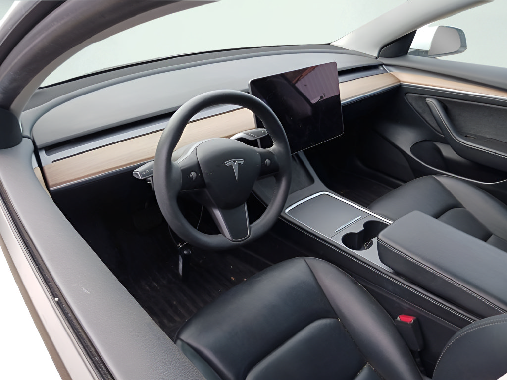 Used 2021 Tesla Model 3 Standard Range Plus RWD image 3