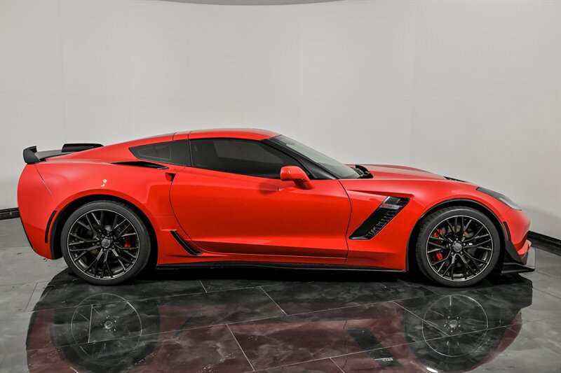 Used 2016 Chevrolet Corvette Z06 w/ 2LZ Preferred Equipment Group RWD image 10