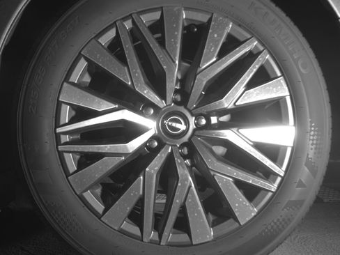 Used 2025 Nissan Altima 2.5 SV FWD image 14