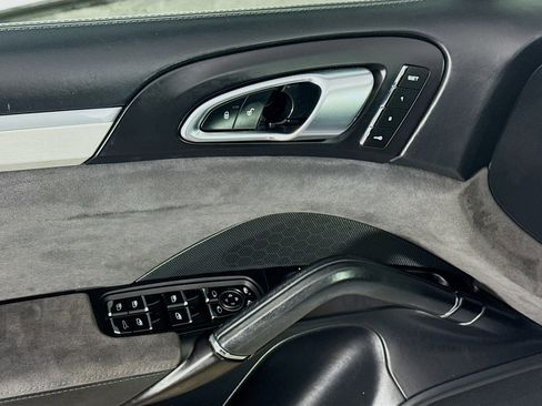 Used 2018 Porsche Cayenne GTS image 23