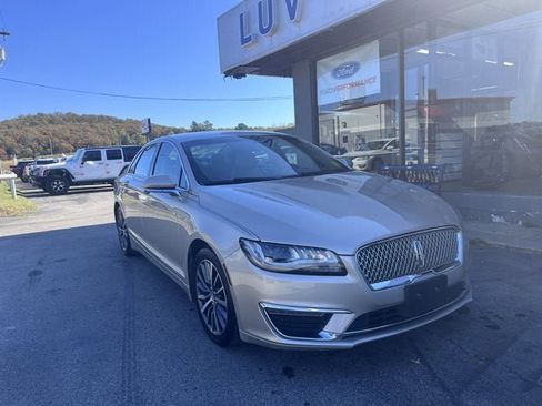 Used 2017 Lincoln MKZ Premiere image 1