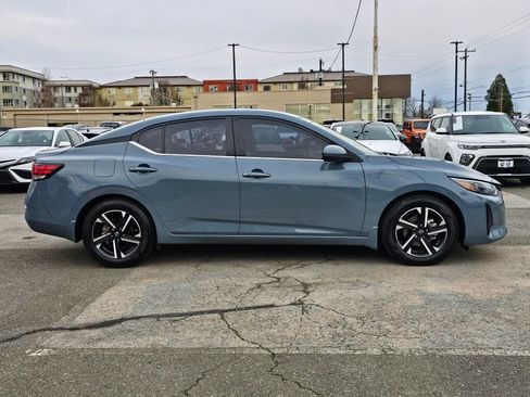 Used 2024 Nissan Sentra SV image 9
