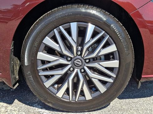 Certified 2023 Nissan Altima 2.5 SV FWD image 9