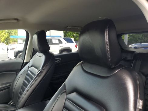 Used 2024 Ford Edge SEL AWD/4WD image 16