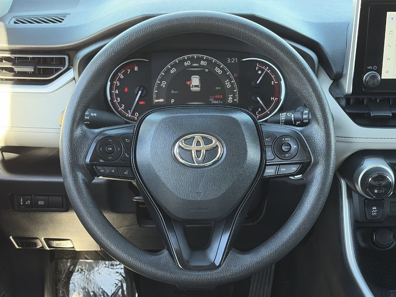 Used 2023 Toyota RAV4 XLE FWD image 21