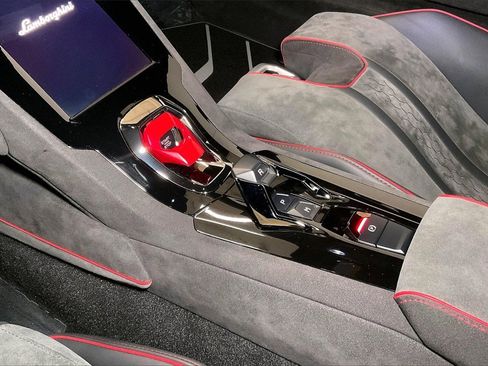 Used 2024 Lamborghini Huracan Sterrato image 12