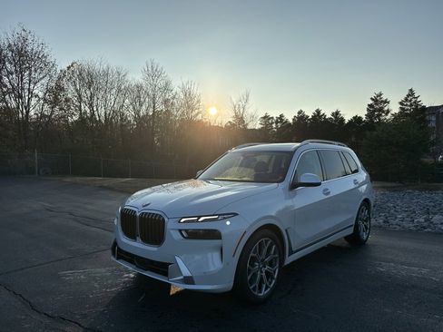 Certified 2023 BMW X7 xDrive40i w/ Premium Package image 1