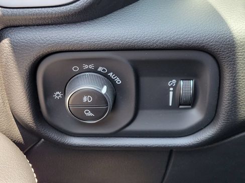 New 2026 RAM 2500 Big Horn AWD/4WD image 12
