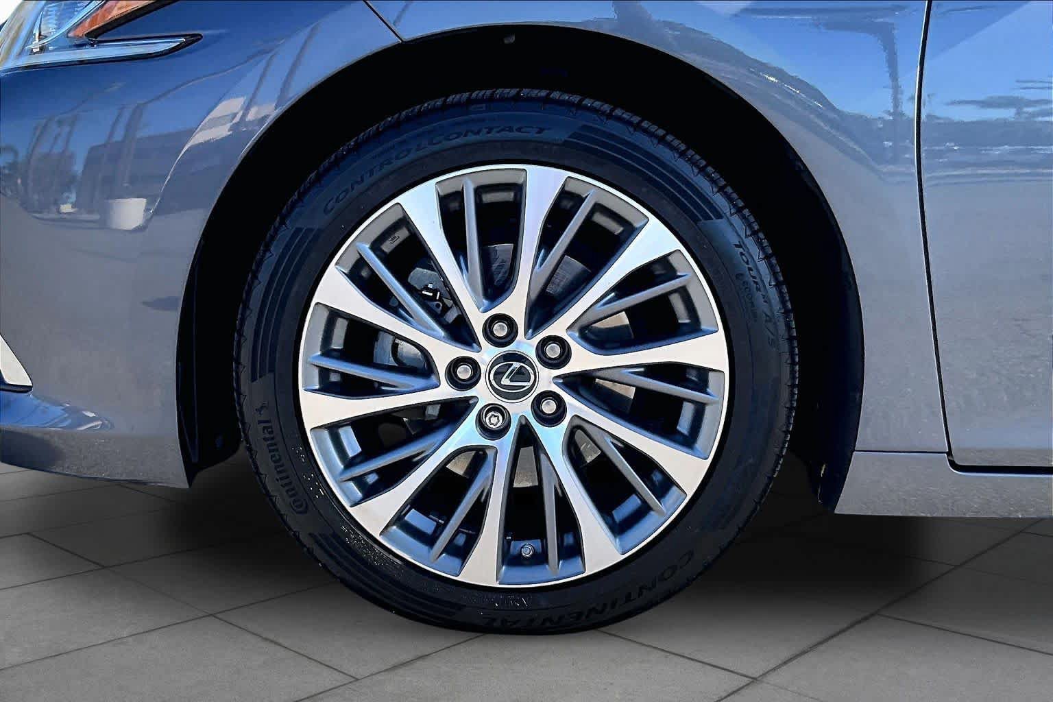 Used 2020 Lexus ES 350 w/ Premium Package FWD image 10