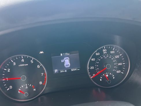 Used 2022 Kia Sportage EX w/ EX Technology Package image 17