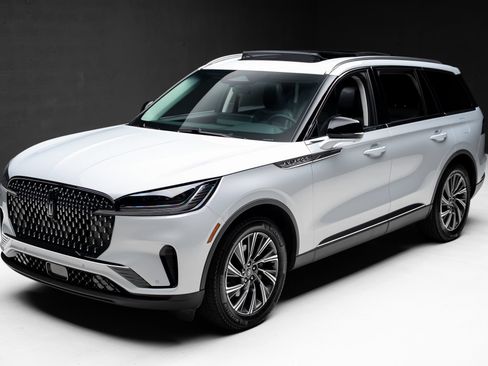 Used 2025 Lincoln Aviator 2WD image 5