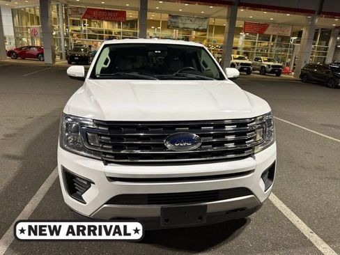 Used 2019 Ford Expedition XLT w/ Equipment Group 201A AWD/4WD image 1
