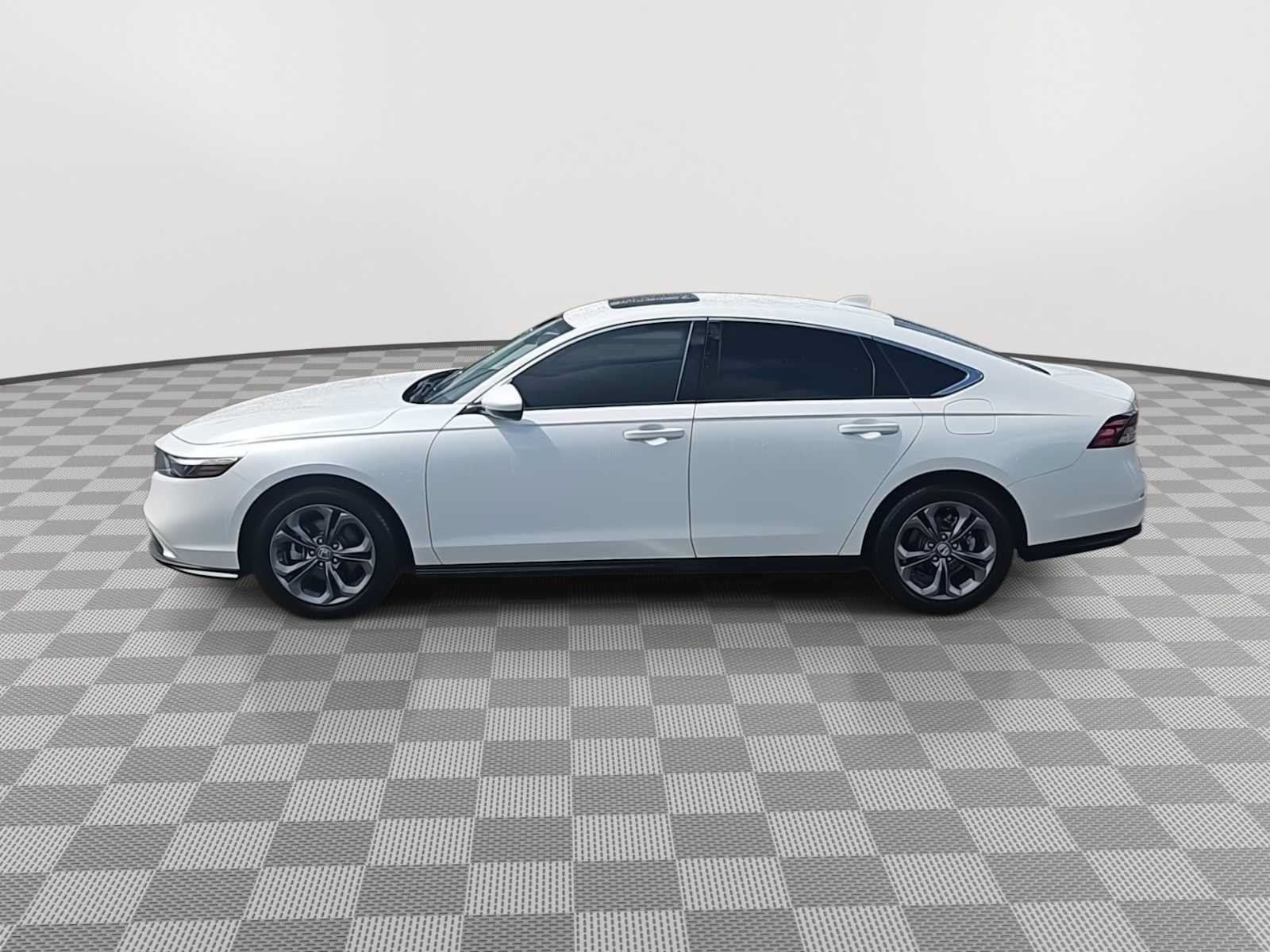 Certified 2024 Honda Accord EX image 5