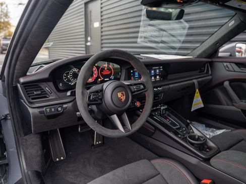 New 2026 Porsche 911 Carrera GTS image 4