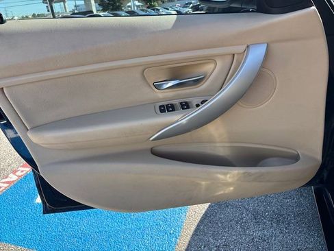 Used 2016 BMW 320i Sedan RWD image 14