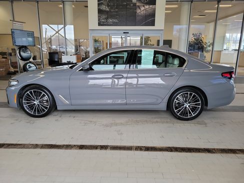 Used 2022 BMW 530i xDrive w/ Convenience Package image 8