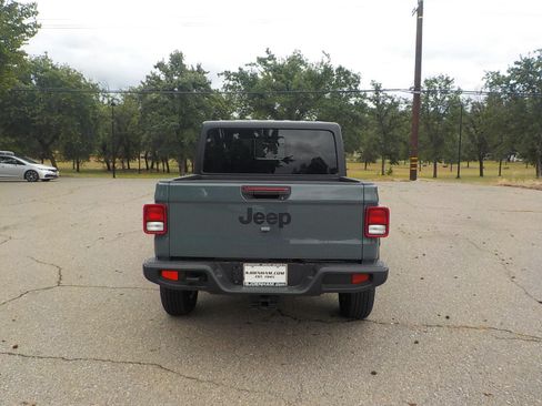 New 2026 Jeep Gladiator Sport AWD/4WD image 9