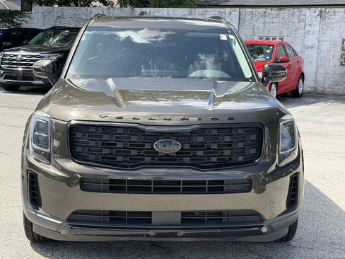 Used 2021 Kia Telluride EX w/ EX Premium Package AWD/4WD image 3
