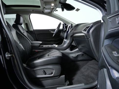 Certified 2023 Ford Edge Titanium w/ Class II Trailer Tow Package image 6