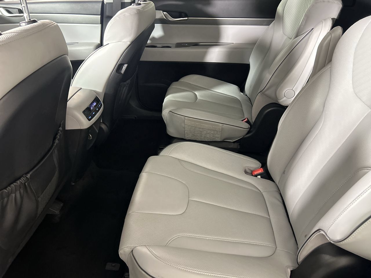 Used 2025 Hyundai Palisade SEL FWD image 24