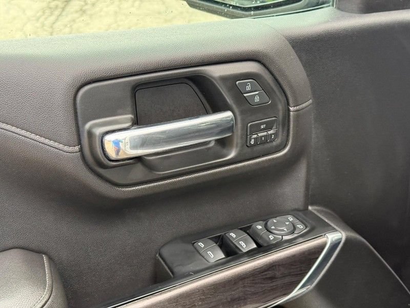 Used 2019 Chevrolet Silverado 1500 LTZ w/ LTZ Plus Package AWD/4WD image 18