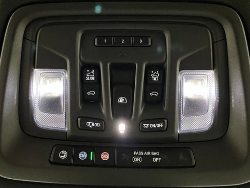 Used 2024 GMC Sierra 3500 AT4 w/ Technology Package AWD/4WD image 37
