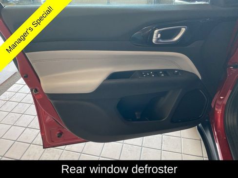 Used 2025 Jeep Compass Limited AWD/4WD image 9