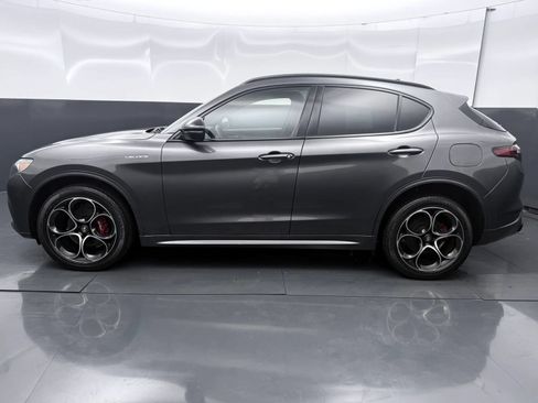 Used 2023 Alfa Romeo Stelvio Veloce AWD/4WD image 28