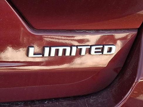 Certified 2024 Jeep Grand Cherokee Limited image 17