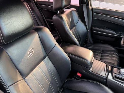 Used 2017 Chrysler 300 S w/ 300S Premium Group image 12