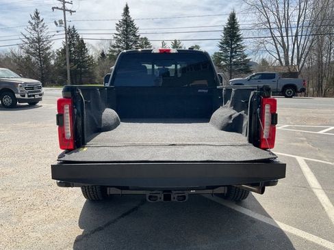 Used 2023 Ford F250 XLT w/ XLT Premium Package AWD/4WD image 9