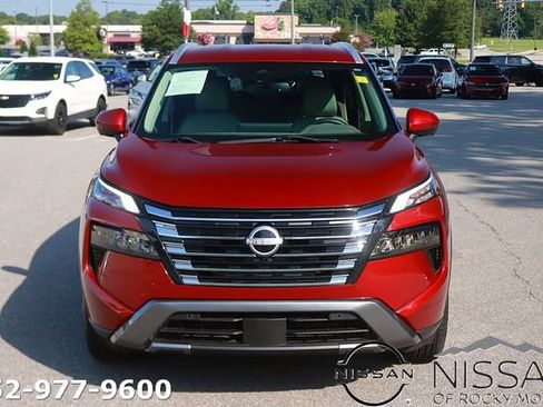 Certified 2024 Nissan Rogue SL FWD image 2