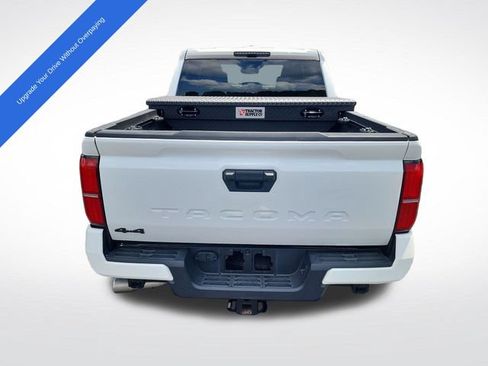 Used 2025 Toyota Tacoma TRD Off-Road AWD/4WD image 4