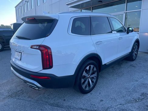 Used 2022 Kia Telluride S AWD/4WD image 3