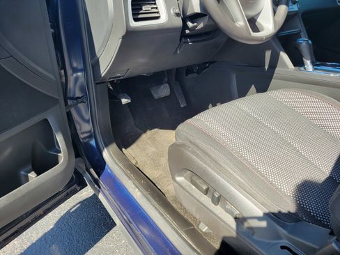 Used 2017 Chevrolet Equinox LT w/ Convenience Package image 23