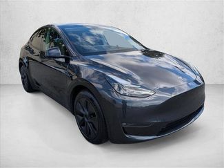 Used 2024 Tesla Model Y Long Range AWD/4WD video 3