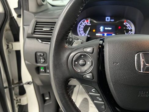 Used 2017 Honda Pilot Touring image 29