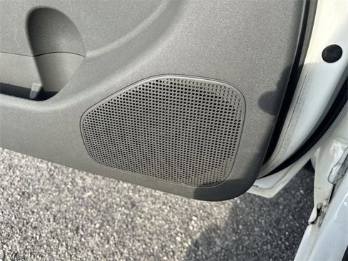 Used 2016 Nissan Frontier SV image 25