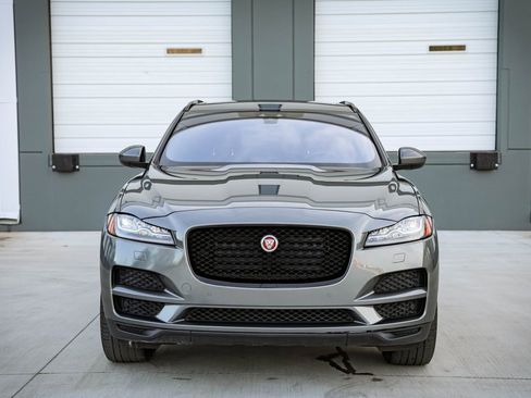 Used 2017 Jaguar F-PACE Prestige image 3