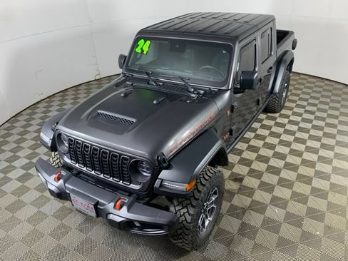 Used 2024 Jeep Gladiator Mojave w/ Convenience Group AWD/4WD image 19