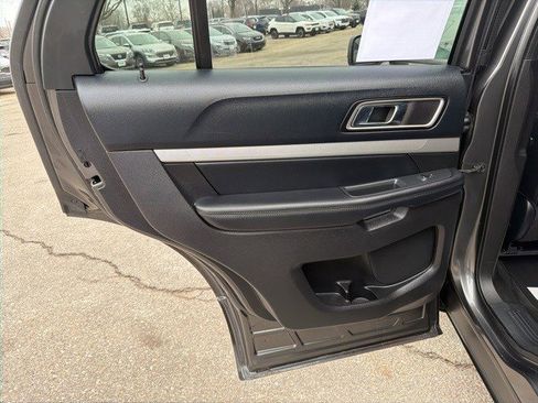 Used 2016 Ford Explorer XLT w/ Equipment Group 202A image 12