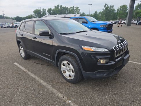 Used 2016 Jeep Cherokee Sport AWD/4WD image 3