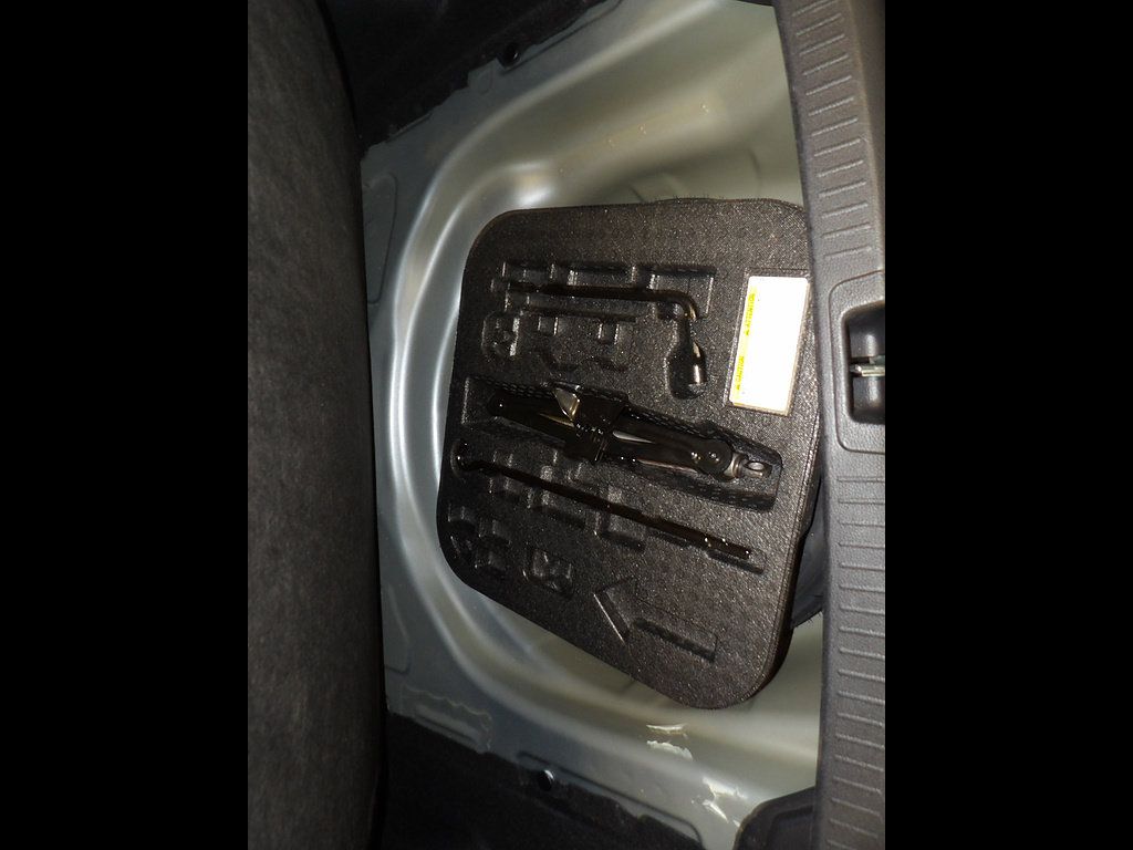 Used 2023 Toyota Corolla LE FWD image 19