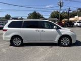 Certified 2017 Toyota Sienna XLE Premium image 3