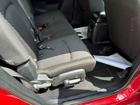 Used 2018 Dodge Journey SE w/ Connectivity Group FWD image 11